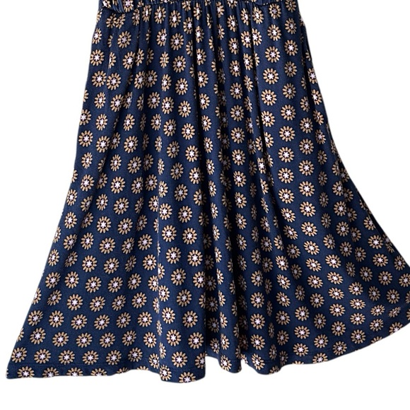 BODEN | FLUTTER SLEEVE FRENCH NAVY DAISY STAMP JERSEY DRESS LIKE NEW | SIZE 2 - Picture 4 of 12